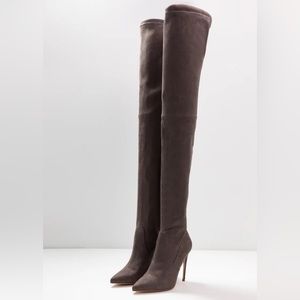 Steve Madden Over the Knee Gray Dominique boots size 8